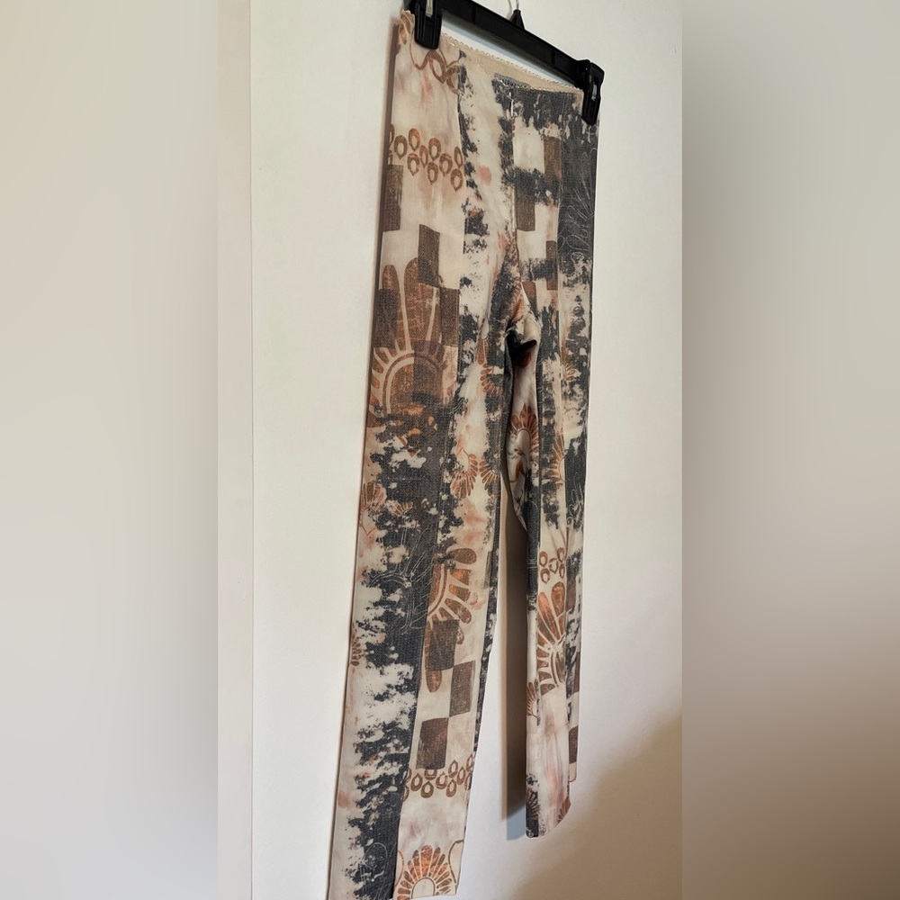 Mesmerize Casual Chic patterned Straight Leg Pants Size 2 - Picture 4 of 10